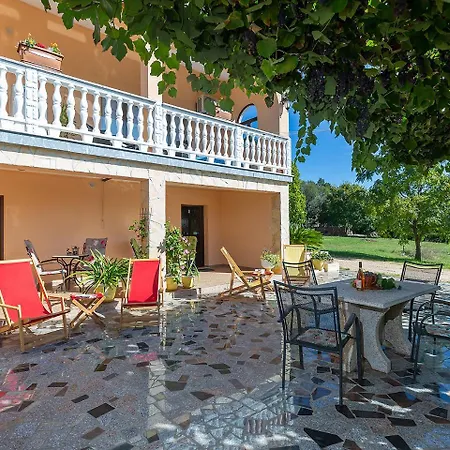 Апартаменты Apartments Alice Green Oasis -